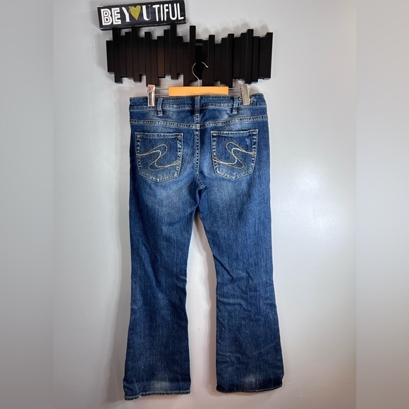 SILVER Aiko Distressed Jeans Size 31x33 Low Rise Bootcut - Picture 3 of 13